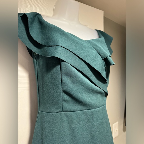 Emerald Green Ruffle Semi Formal Midi Dress (Size M) - Picture 3 of 11